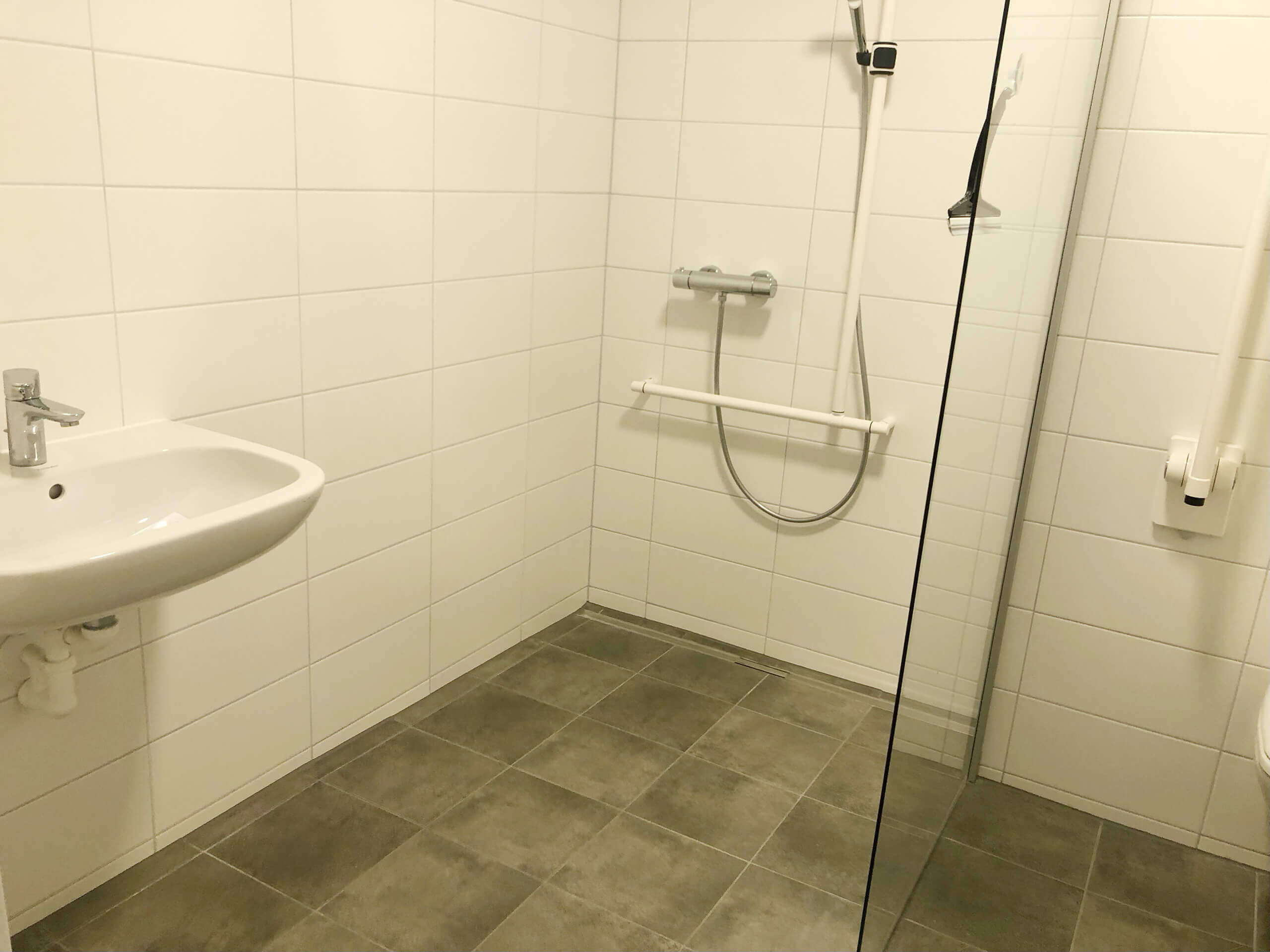 Blick in das barrierefreie Badezimmer der Vivio-wohnanlage in Oberwart