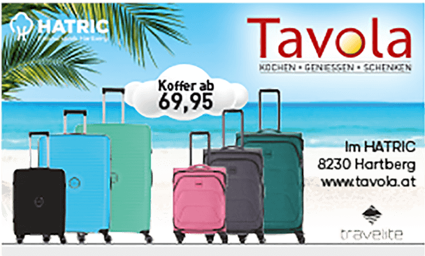 Rechts oben befindet sich das Logo von Tavola. Im Hintergrund ist die Grafik eines Meeres und eines Strandes. Davor ist ein Kofferset in den verschiedenen Farben.